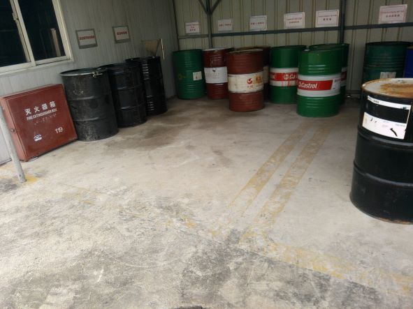 1626317789536.jpg 潤滑油棚無防流散標志.jpg